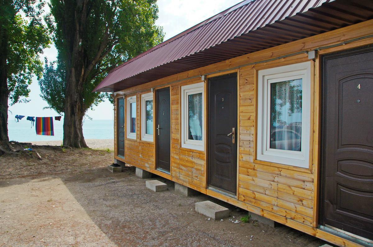 Guest House Tri Topolya Lidzava Exteriör bild
